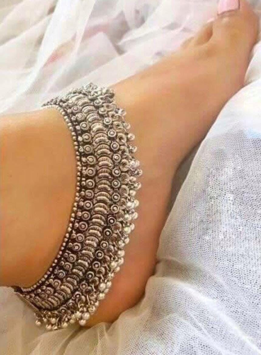 Elegant Heavy Silver Anklet with Intricate Circular and Beaded Design Foot Jewelry