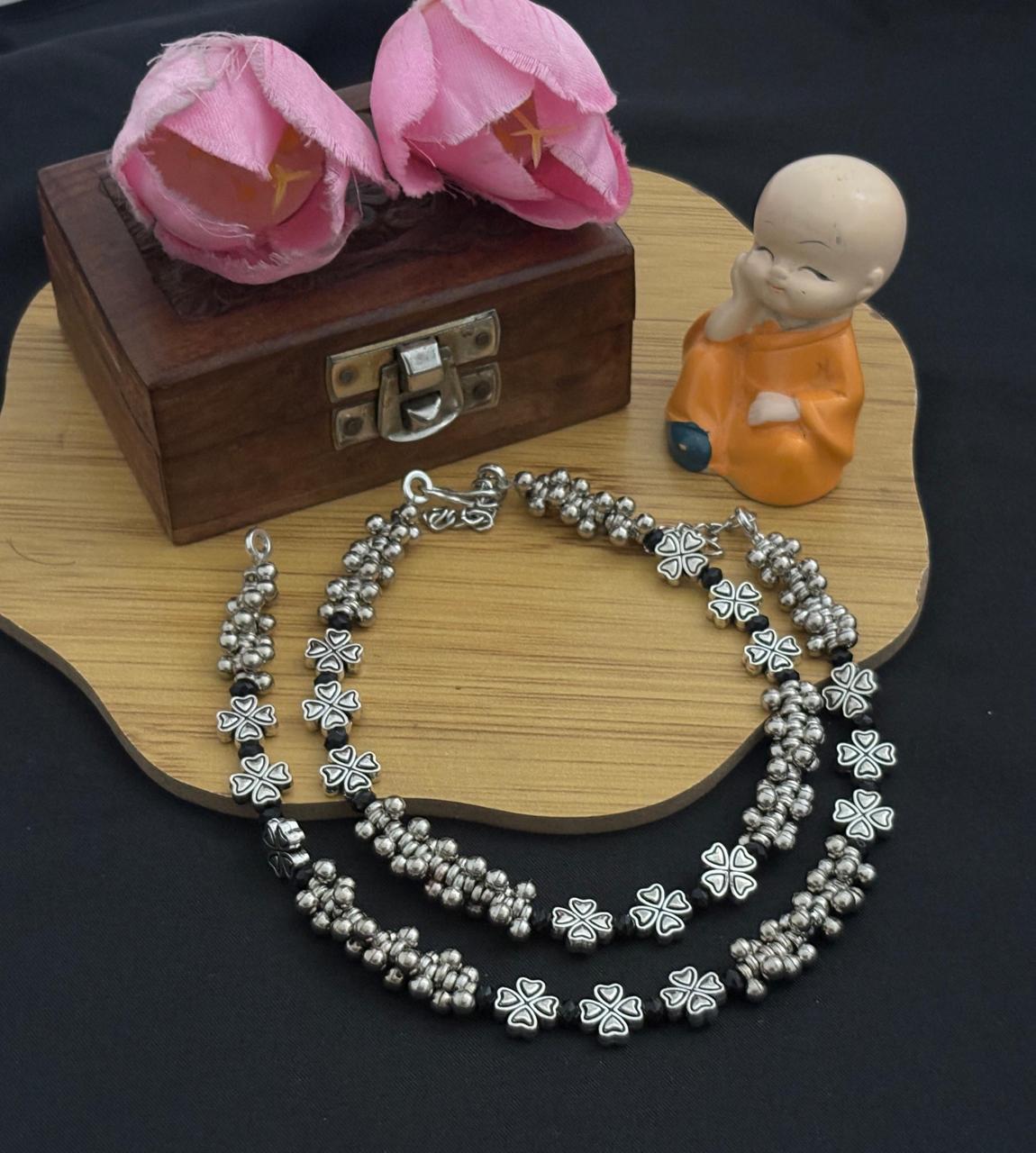 Elegant Designer Lightweight Anklet with Silver Beads and Charming Flower Motifs
